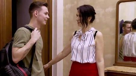 Парень шантажировал тетку за украденные бусы, пришлось расплатиться сексом