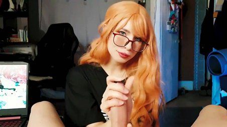 Помогла брату ртом, чтобы не дрочил на порно