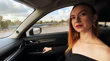 Катя разошлась не на шутку, и занялась сексом в машине, в примерочной и других местах