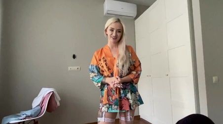 Зашла к брату, чтобы оценил нижнее белье, а он возбудился и трахнул сестру